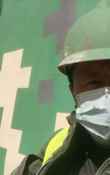 凉山迷彩漆未完全固化；